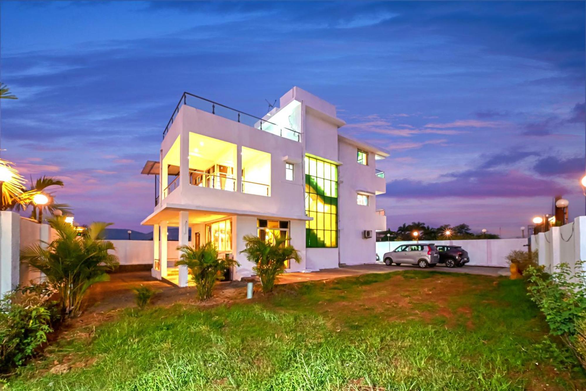 Empyrean Stay II 6Bhk Big Daddy Villa Ll Ac II Pvt Pool II Terrace View II Lux لونافالا المظهر الخارجي الصورة