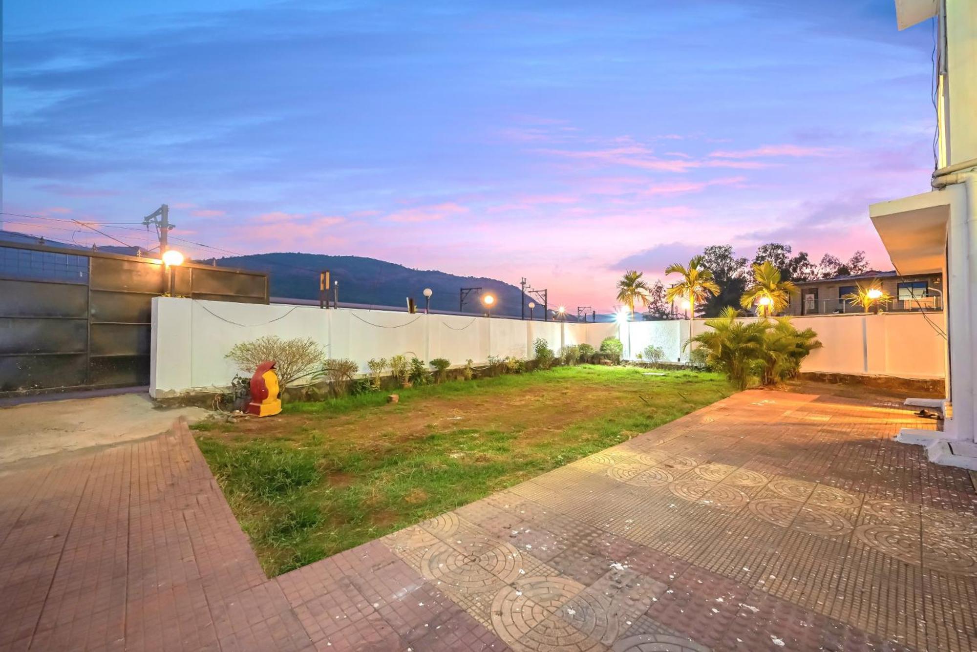 Empyrean Stay II 6Bhk Big Daddy Villa Ll Ac II Pvt Pool II Terrace View II Lux لونافالا المظهر الخارجي الصورة