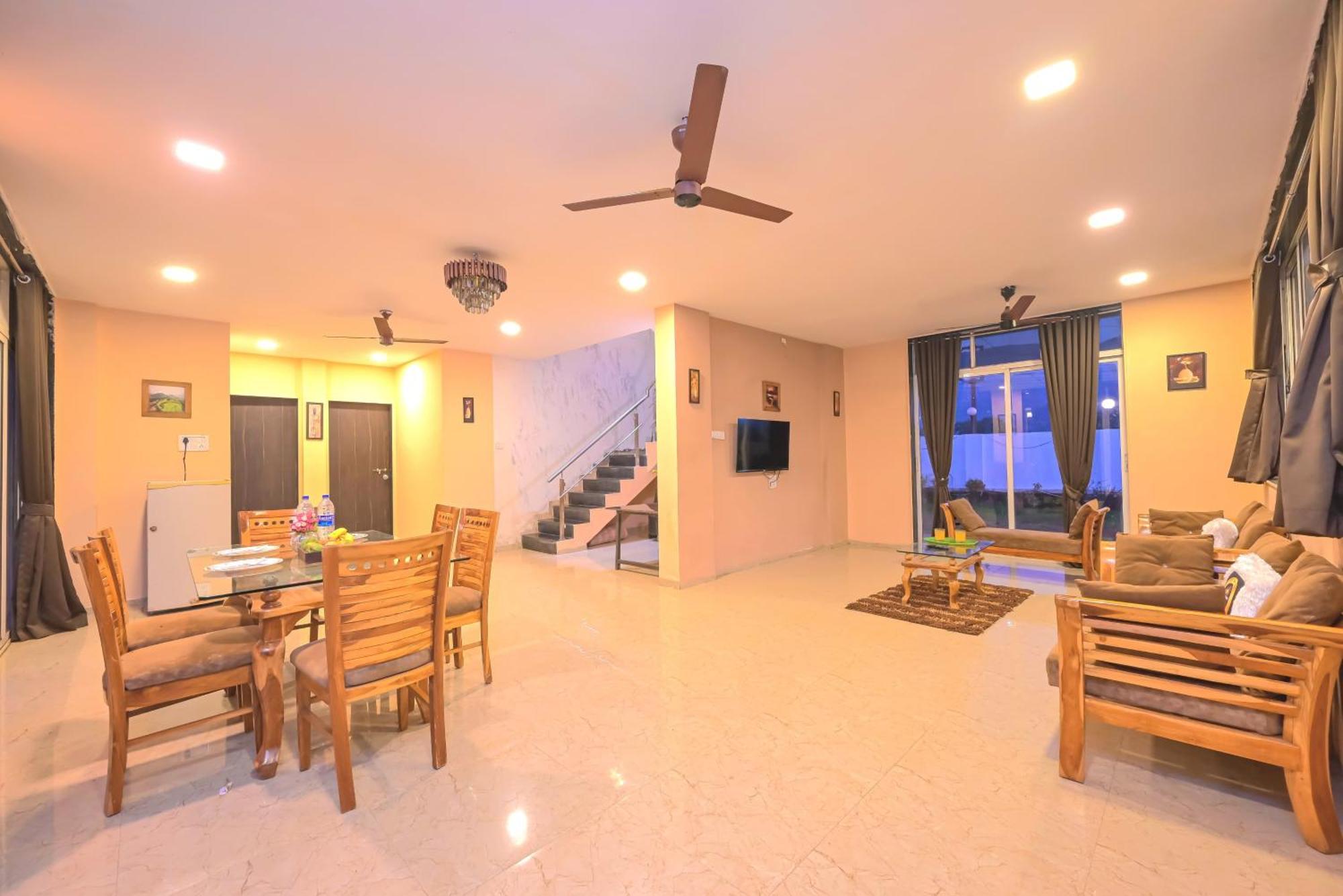 Empyrean Stay II 6Bhk Big Daddy Villa Ll Ac II Pvt Pool II Terrace View II Lux لونافالا المظهر الخارجي الصورة
